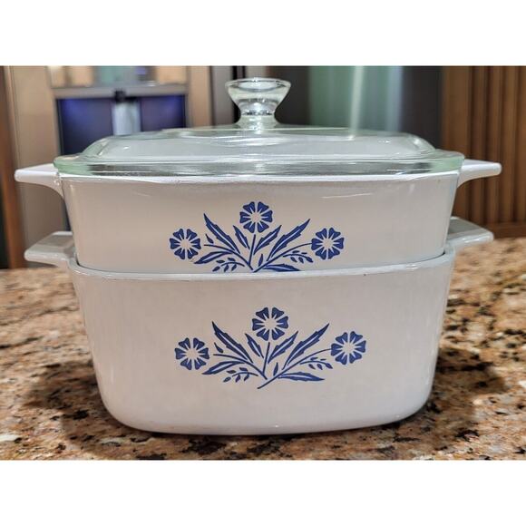 Vintage Corning Ware Blue Cornflower 1 qt and 1-1/2 qt set of 2 with 1 lid - Picture 3 of 16